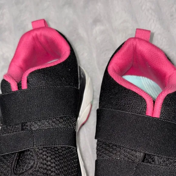 Vionic Mesh Slip-On Sneakers
