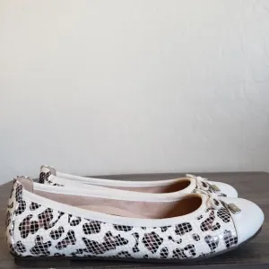 Vionic Minna Leopard Snake Print Ballet Flats Leather Shoe White Size Womens 7.5