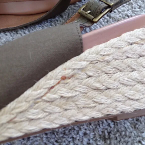 Vionic olive green espadrilles wedges 8.5