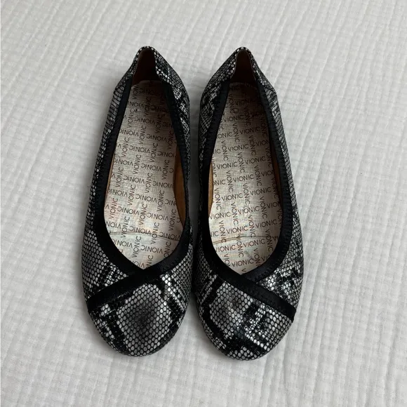 Vionic Spark Caroll Ballet Flats - Snakeskin Print Size 6.5 Comfort Casual