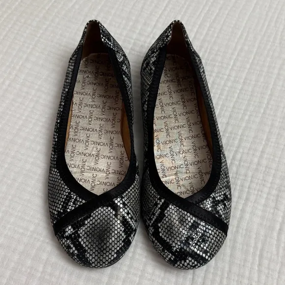 Vionic Spark Caroll Ballet Flats - Snakeskin Print Size 6.5 Comfort Casual