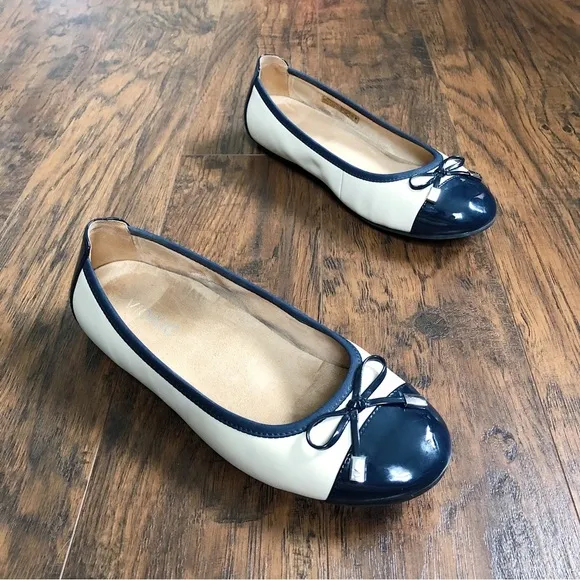 Vionic • Spark Minna Ballet Flat slipper cap toe navy cream orthopedic