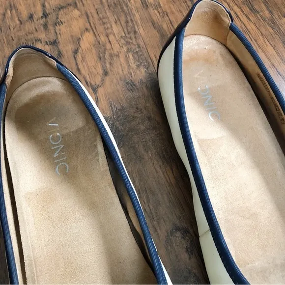 Vionic • Spark Minna Ballet Flat slipper cap toe navy cream orthopedic