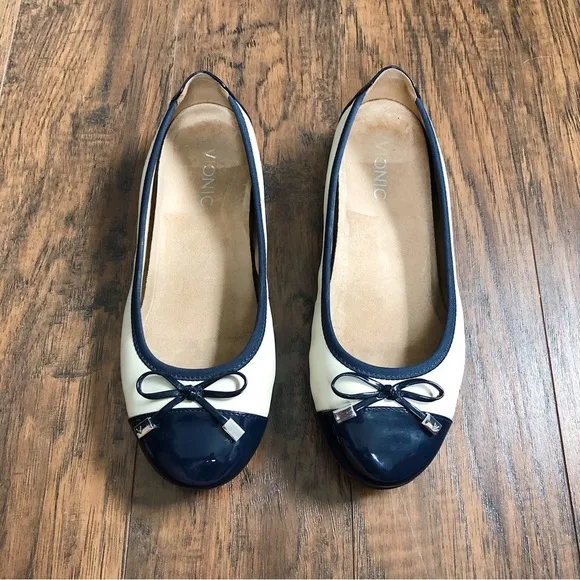 Vionic • Spark Minna Ballet Flat slipper cap toe navy cream orthopedic
