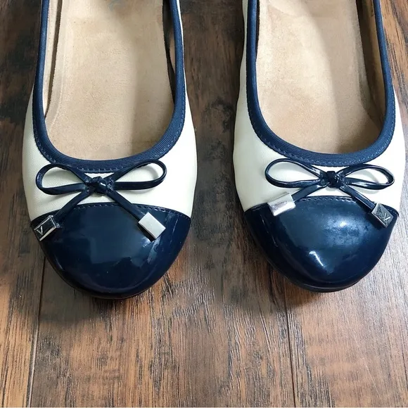 Vionic • Spark Minna Ballet Flat slipper cap toe navy cream orthopedic