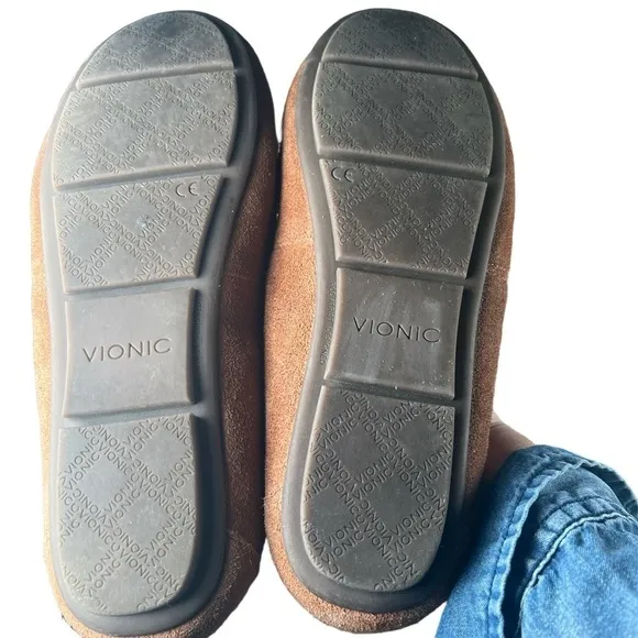 Vionic wide Bibiana suede leather gold hardware flats loafers 7 WIDE