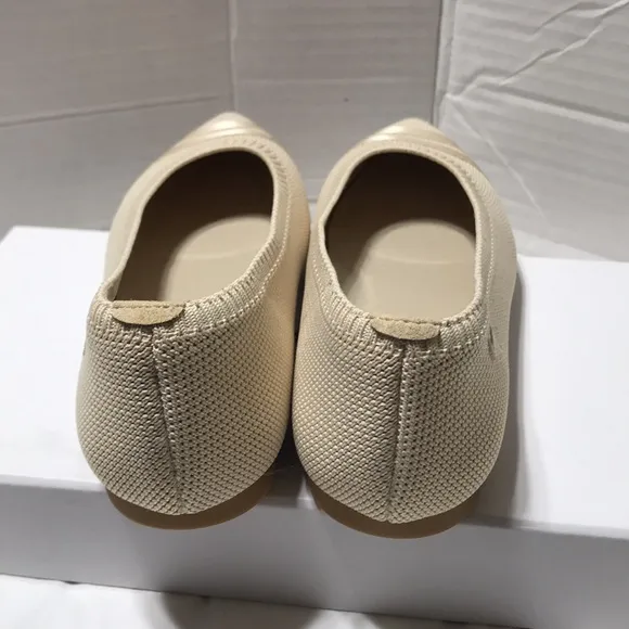 Vivaia knit top flats with comfort padding. NWOT