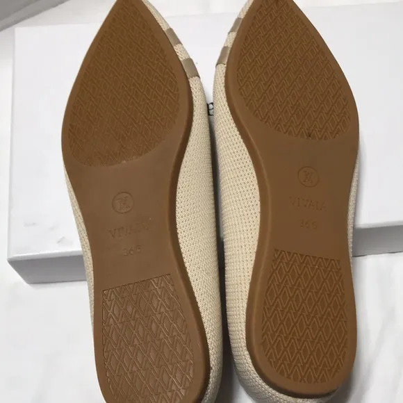 Vivaia knit top flats with comfort padding. NWOT