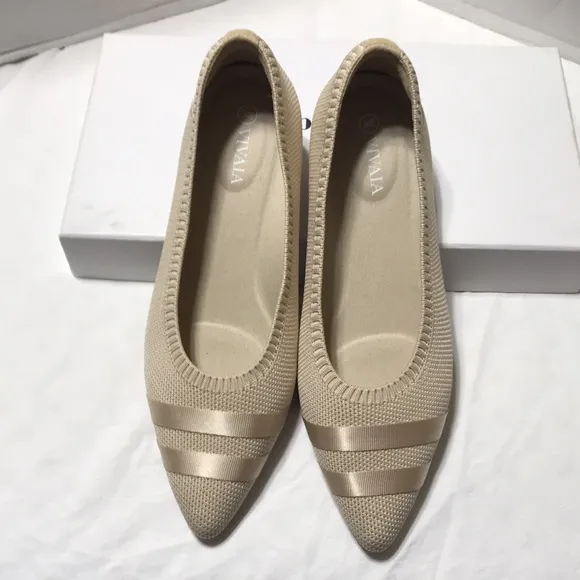 Vivaia knit top flats with comfort padding. NWOT