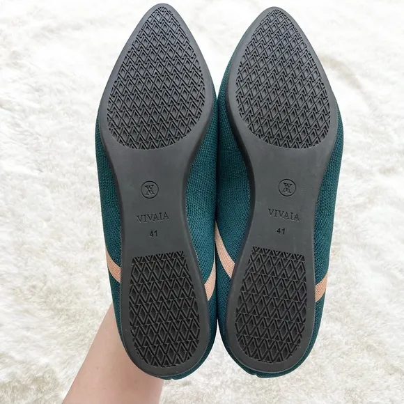 VIVAIA Pointed-Toe V-Cut Flats in Deep Peacock Size 41 or 9.5 Trendy Chic Comfy