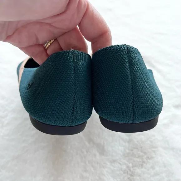 VIVAIA Pointed-Toe V-Cut Flats in Deep Peacock Size 41 or 9.5 Trendy Chic Comfy