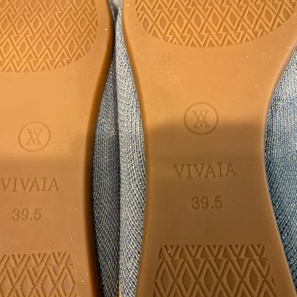VIVAIA Vienna V Cut Pointed Toe Blue Tan Size 39.5 Like New