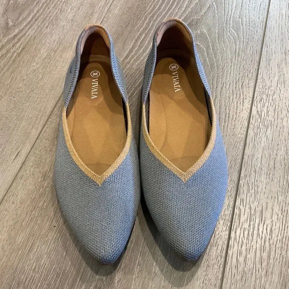 VIVAIA Vienna V Cut Pointed Toe Blue Tan Size 39.5 Like New