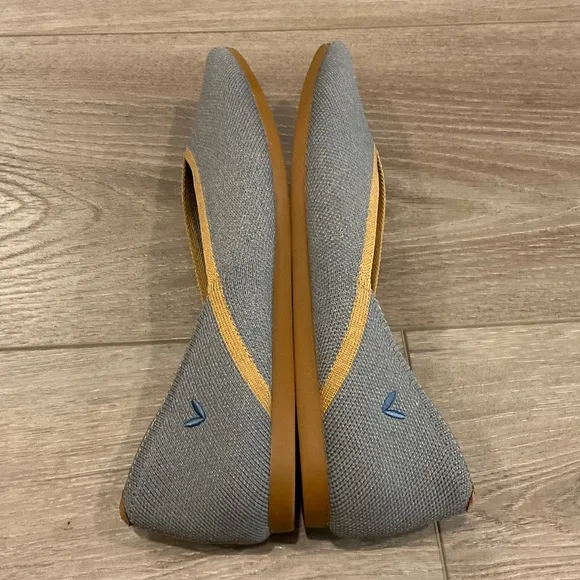VIVAIA Vienna V Cut Pointed Toe Blue Tan Size 39.5 Like New