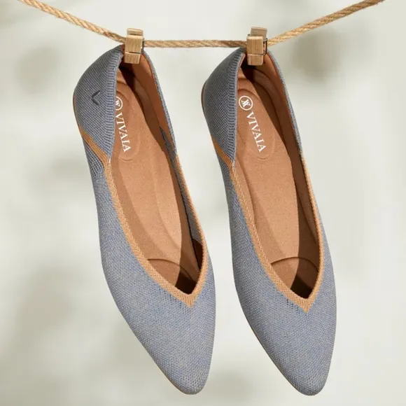 VIVAIA Vienna V Cut Pointed Toe Blue Tan Size 39.5 Like New