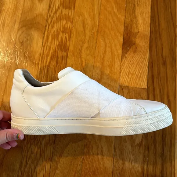 White leather slip on sneakers size 39/US women’s 9