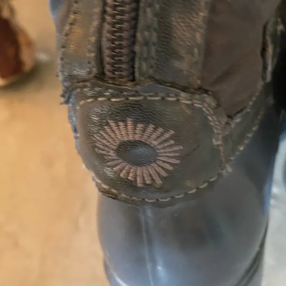 Winter padded rain boots with zipper