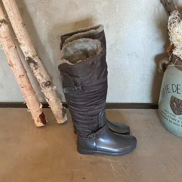Winter padded rain boots with zipper