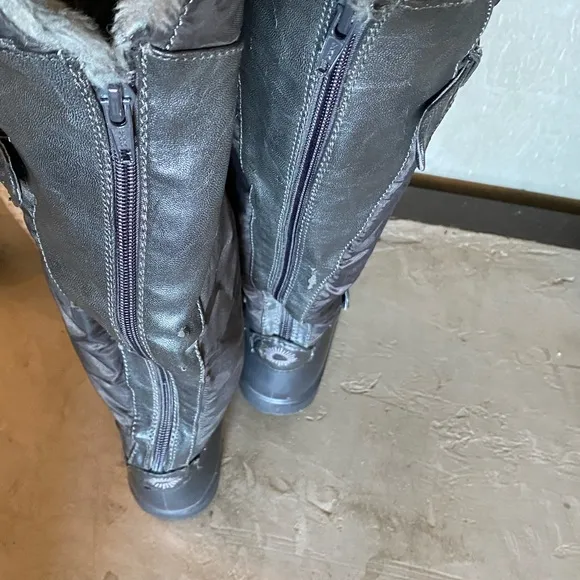 Winter padded rain boots with zipper