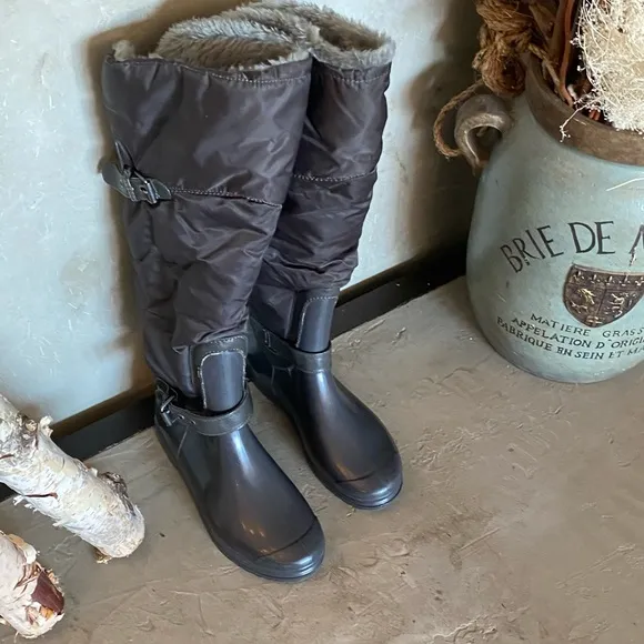 Winter padded rain boots with zipper