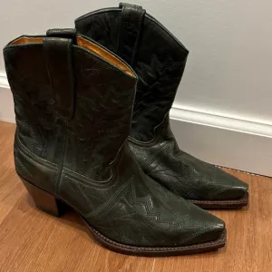 🆕wob Frye Judy Western boots, Sz 6, black/green
