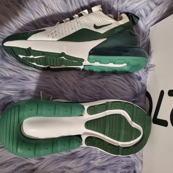 Woman's Athleisure Nike Air Max 270 Sneaker HQ3421-100 SZ 7