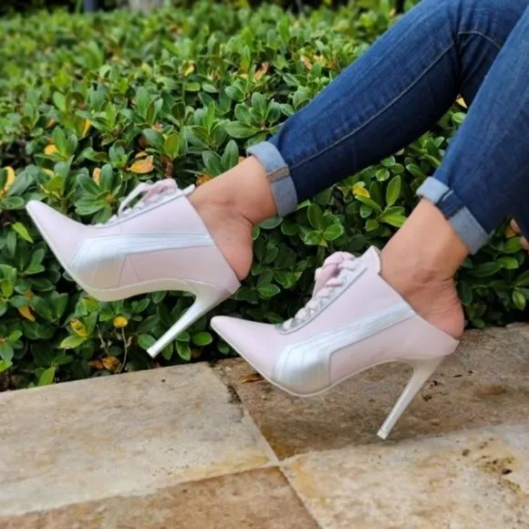 Women Baby Pink Low Cut Pontied Toe Booties‎