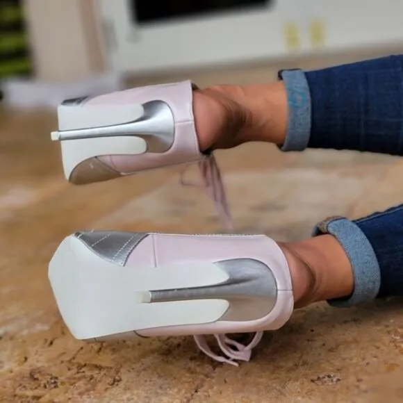 Women Baby Pink Low Cut Pontied Toe Booties‎
