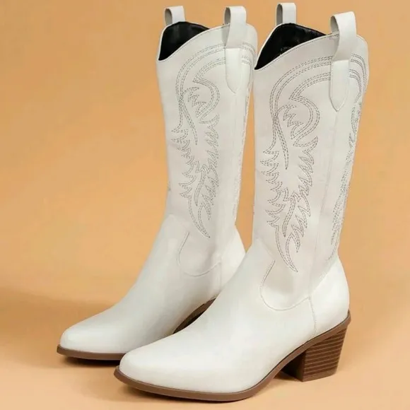 Women Embroidery Detail Chunky Heeled Western Boots, Fashion Boots