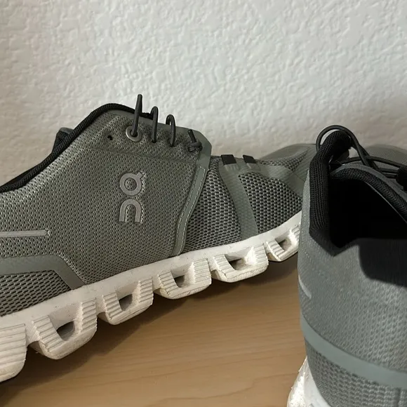 Women On Cloud running sneakers size 10