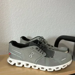 Women On Cloud running sneakers size 10