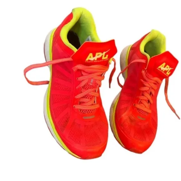 Women’s APL Propulsion Labs Windchill Sneaker in Neon Orange Size 8