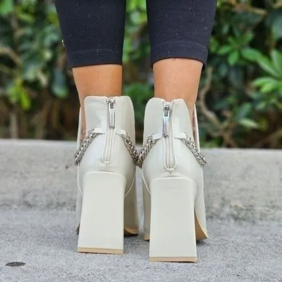 Women's Block Heel Chelsea Boots Off White Color