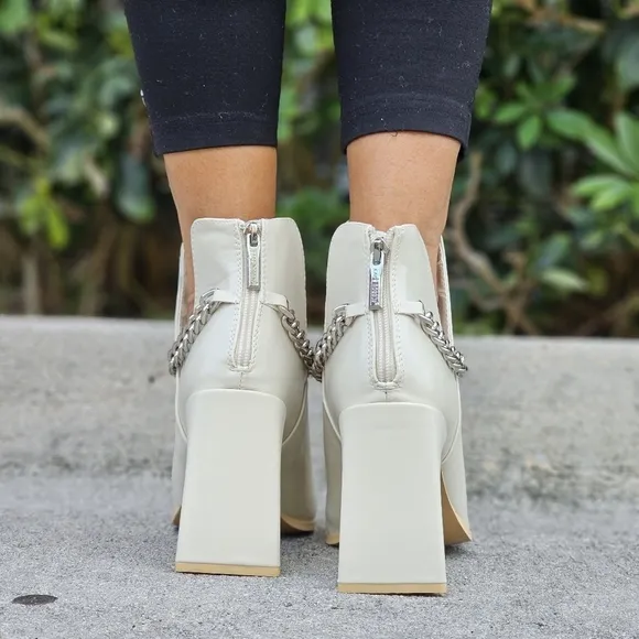 Women's Block Heel Chelsea Boots Off White Color