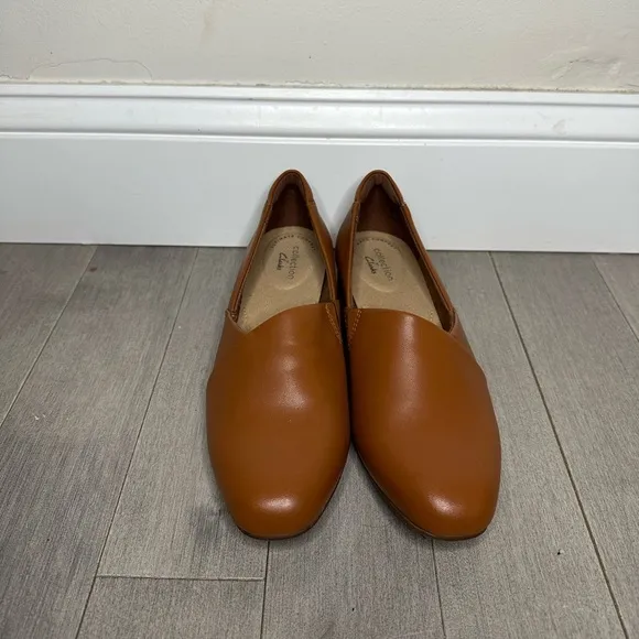 Women’s Brown Clarks Juliet Palm Loafer Leather Slip On Business Casual Size 7