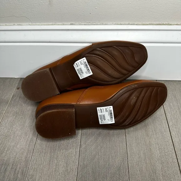 Women’s Brown Clarks Juliet Palm Loafer Leather Slip On Business Casual Size 7
