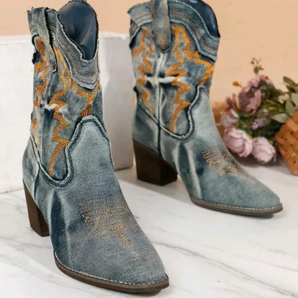 Women's Fashionable Embroidery Wedge Heel Slip-Ons With Faux Fur Collar Mid-Calf