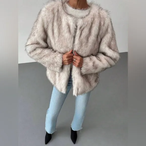 Women’s Gorgeous~Stylish~Luxuriously Soft~Milky Faux Fur~Lined Open Front / XXLG