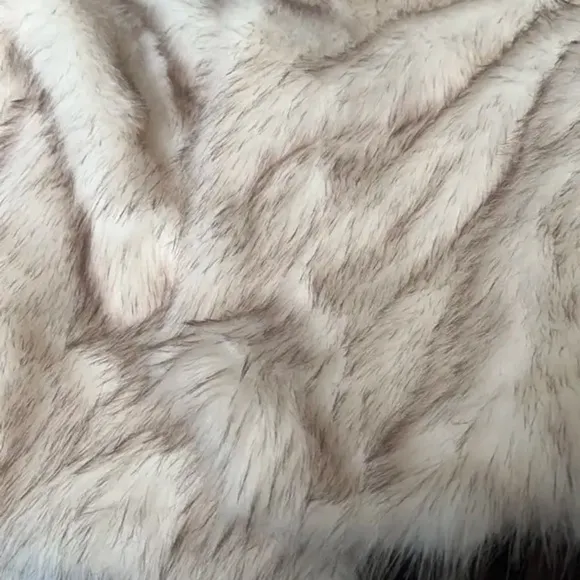 Women’s Gorgeous~Stylish~Luxuriously Soft~Milky Faux Fur~Lined Open Front / XXLG