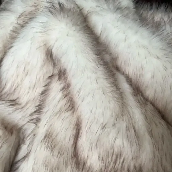 Women’s Gorgeous~Stylish~Luxuriously Soft~Milky Faux Fur~Lined Open Front / XXLG