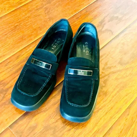 Women’s GUCCI suede leather loafers 🖤🖤
