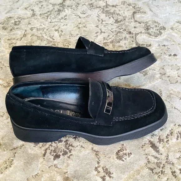 Women’s GUCCI suede leather loafers 🖤🖤
