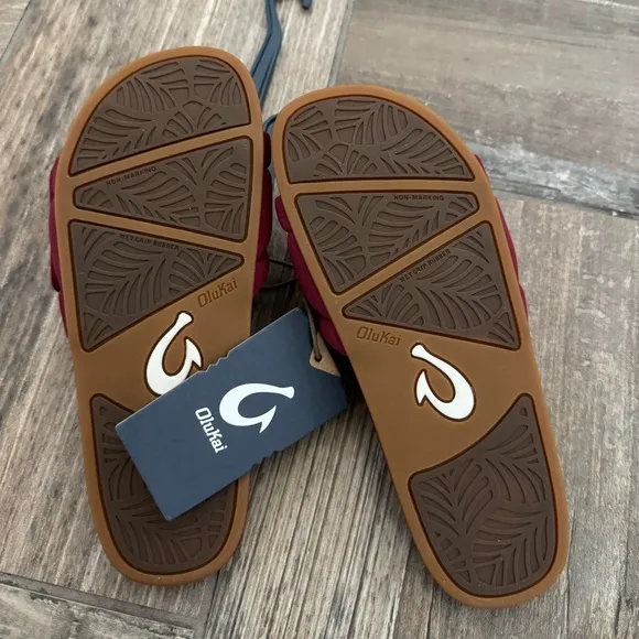 Women’s OluKai Sunbeam Slides size 6