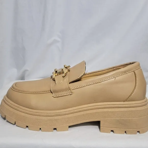 Women's Qupid Ronat Loafers Toast Chunky lug sole sz 7 NWOT
