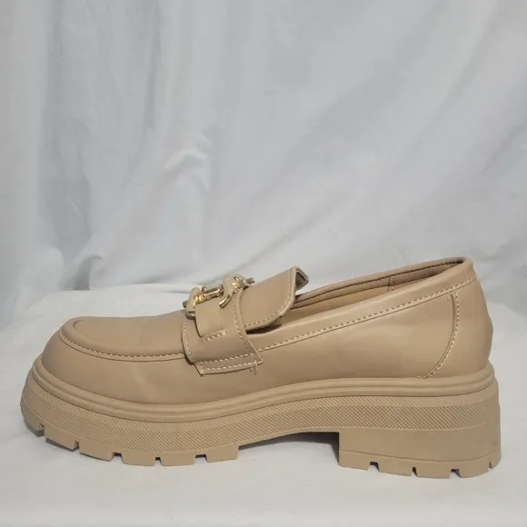Women's Qupid Ronat Loafers Toast Chunky lug sole sz 7 NWOT