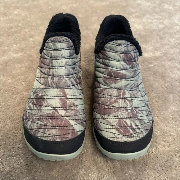 Women’s size 9.5 Merrell Anthora 3 Thermo Moc Sneakers