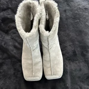 Women's Suede Fur-Lined Boots