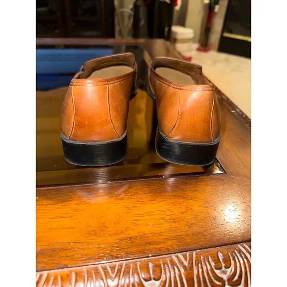 Women’s Thom McAn Tan Leather Loafers. Size 7.5