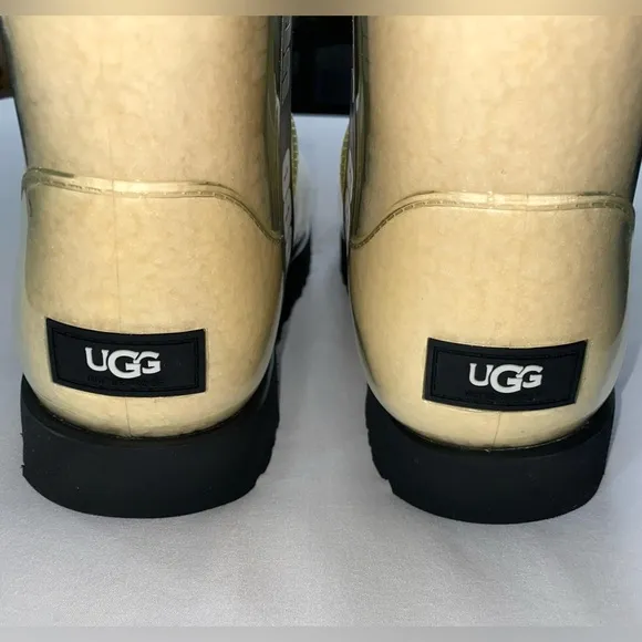 Womens UGG Australia Classic Clear Sherpa Lined Mini Boots Size 9 Cute UGG Boots