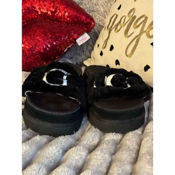 Women’s UGG layton fur slides/ Slippers Sz 10
